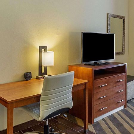 Comfort Suites Near Tanger Outlet Mall Gonzales Exteriér fotografie