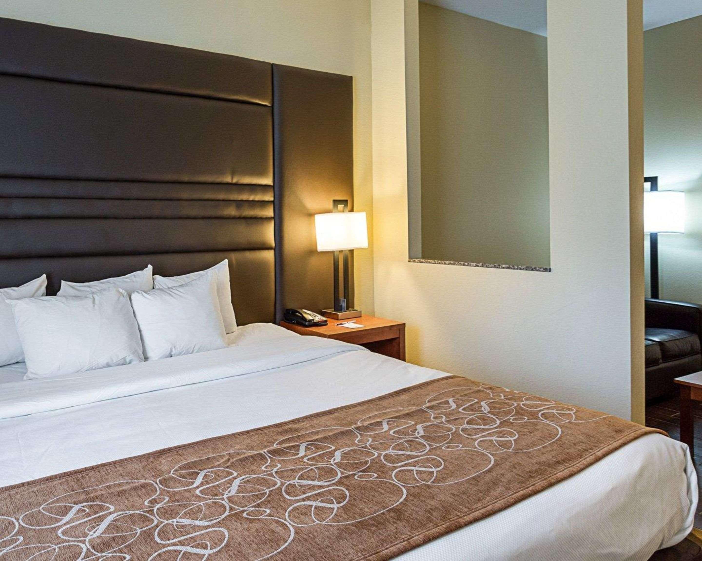 Comfort Suites Near Tanger Outlet Mall Gonzales Exteriér fotografie