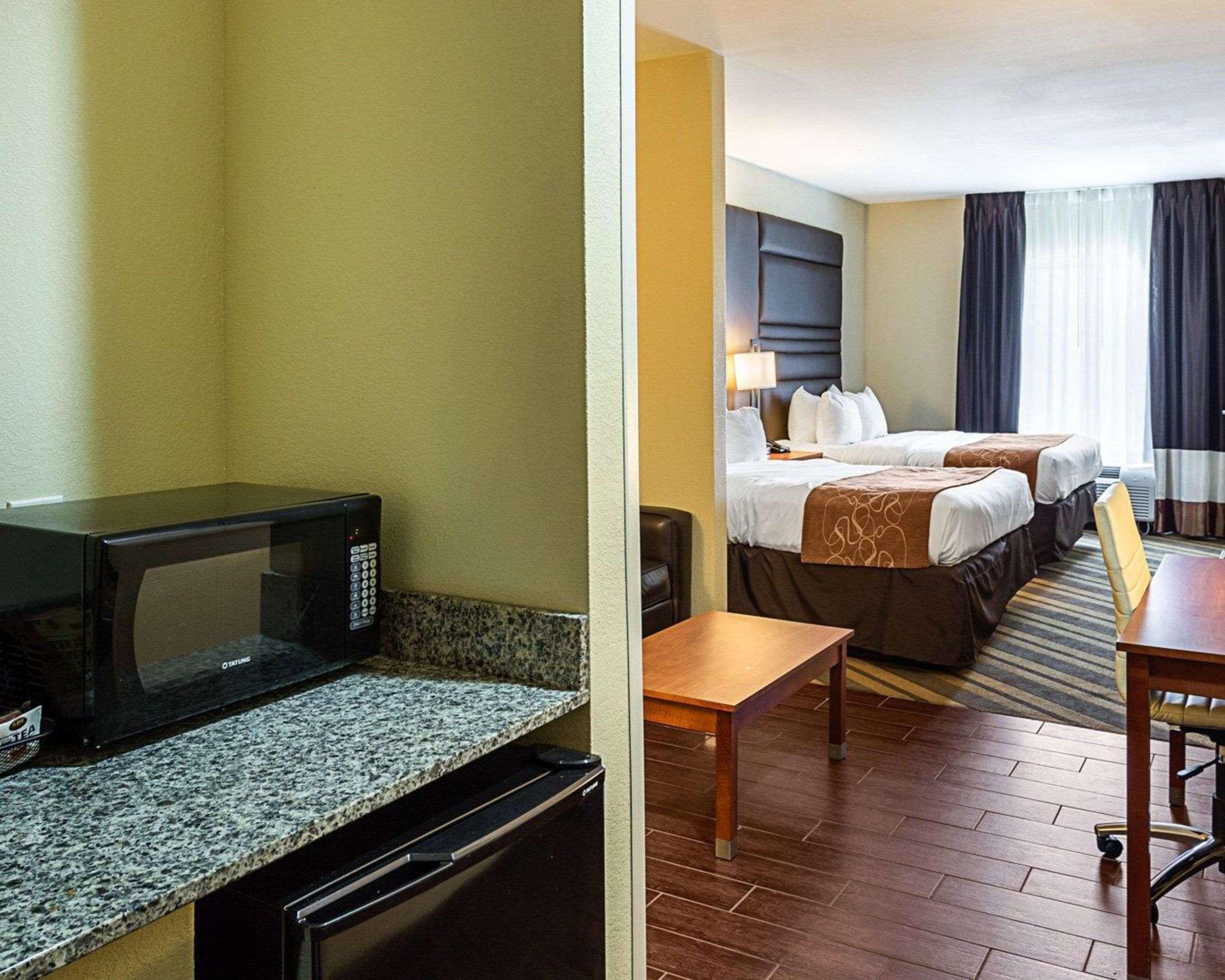 Comfort Suites Near Tanger Outlet Mall Gonzales Exteriér fotografie