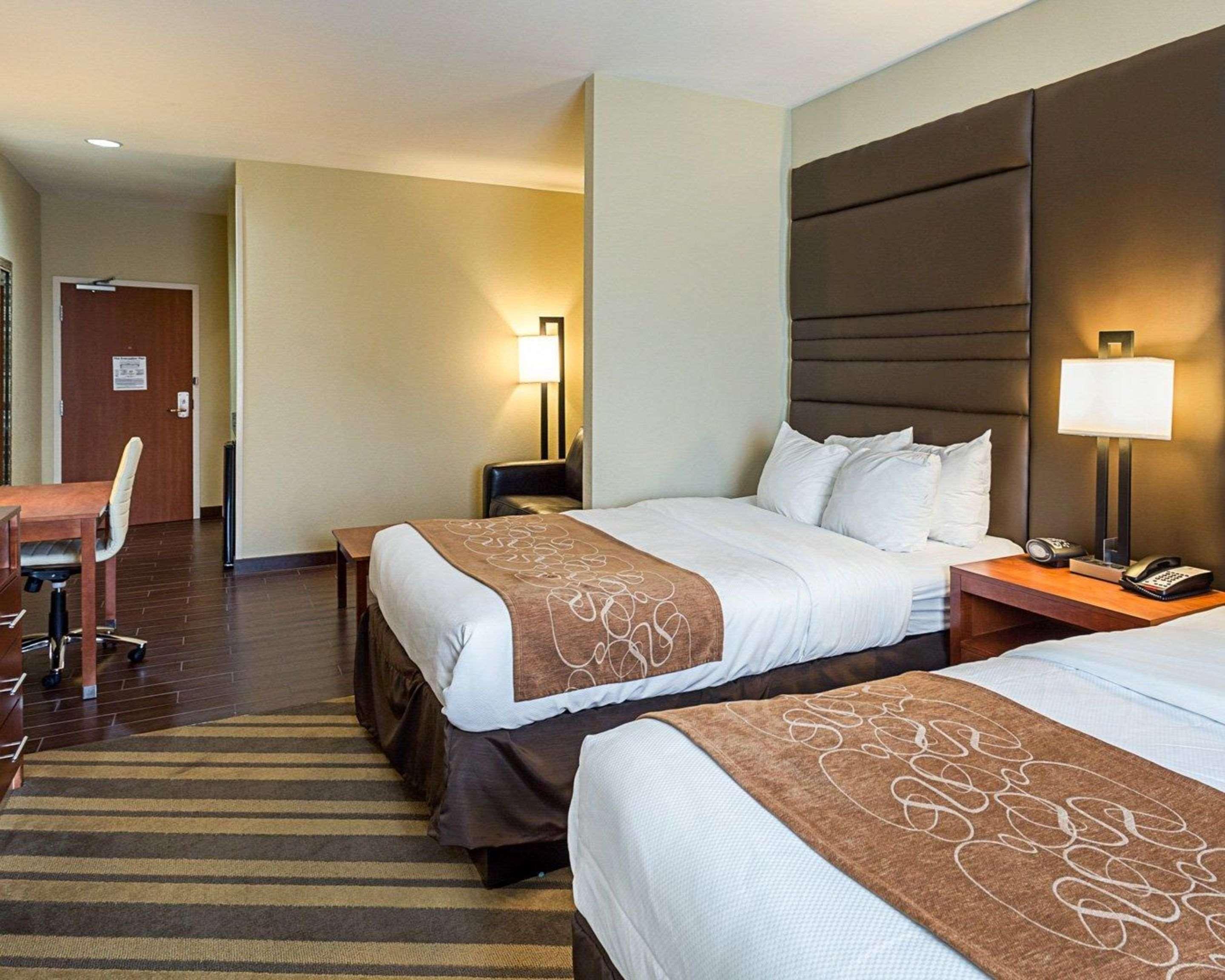 Comfort Suites Near Tanger Outlet Mall Gonzales Exteriér fotografie