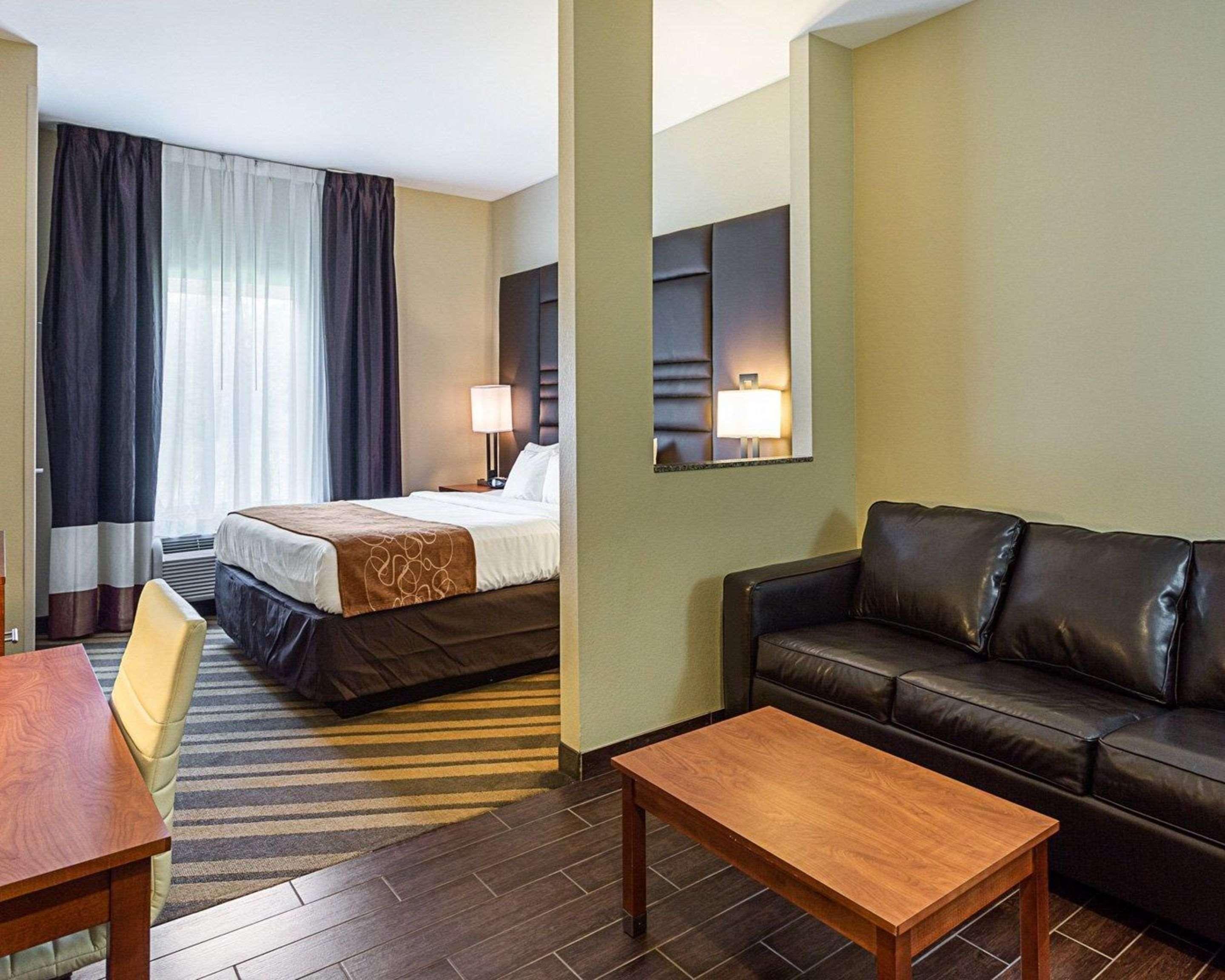 Comfort Suites Near Tanger Outlet Mall Gonzales Exteriér fotografie
