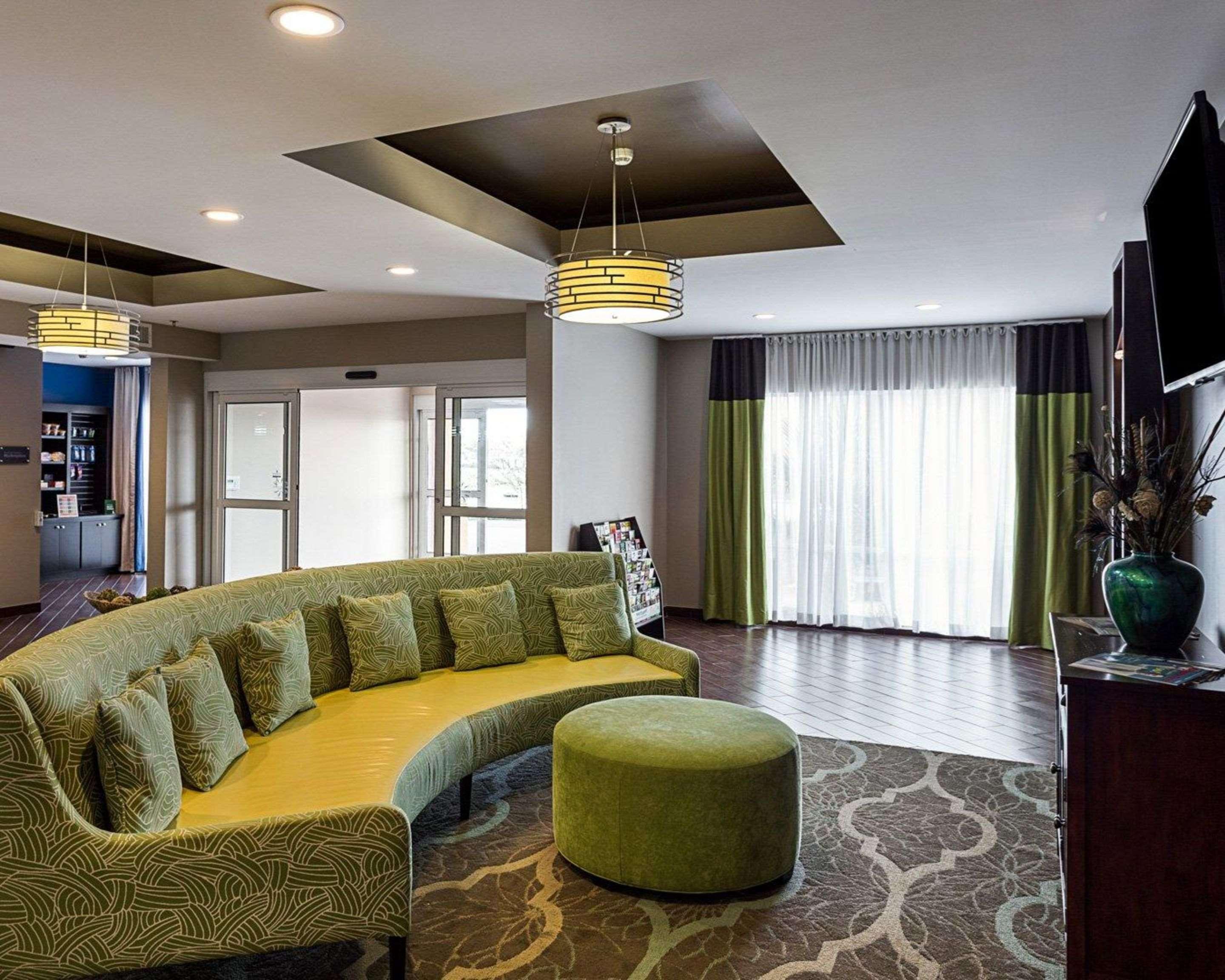 Comfort Suites Near Tanger Outlet Mall Gonzales Exteriér fotografie