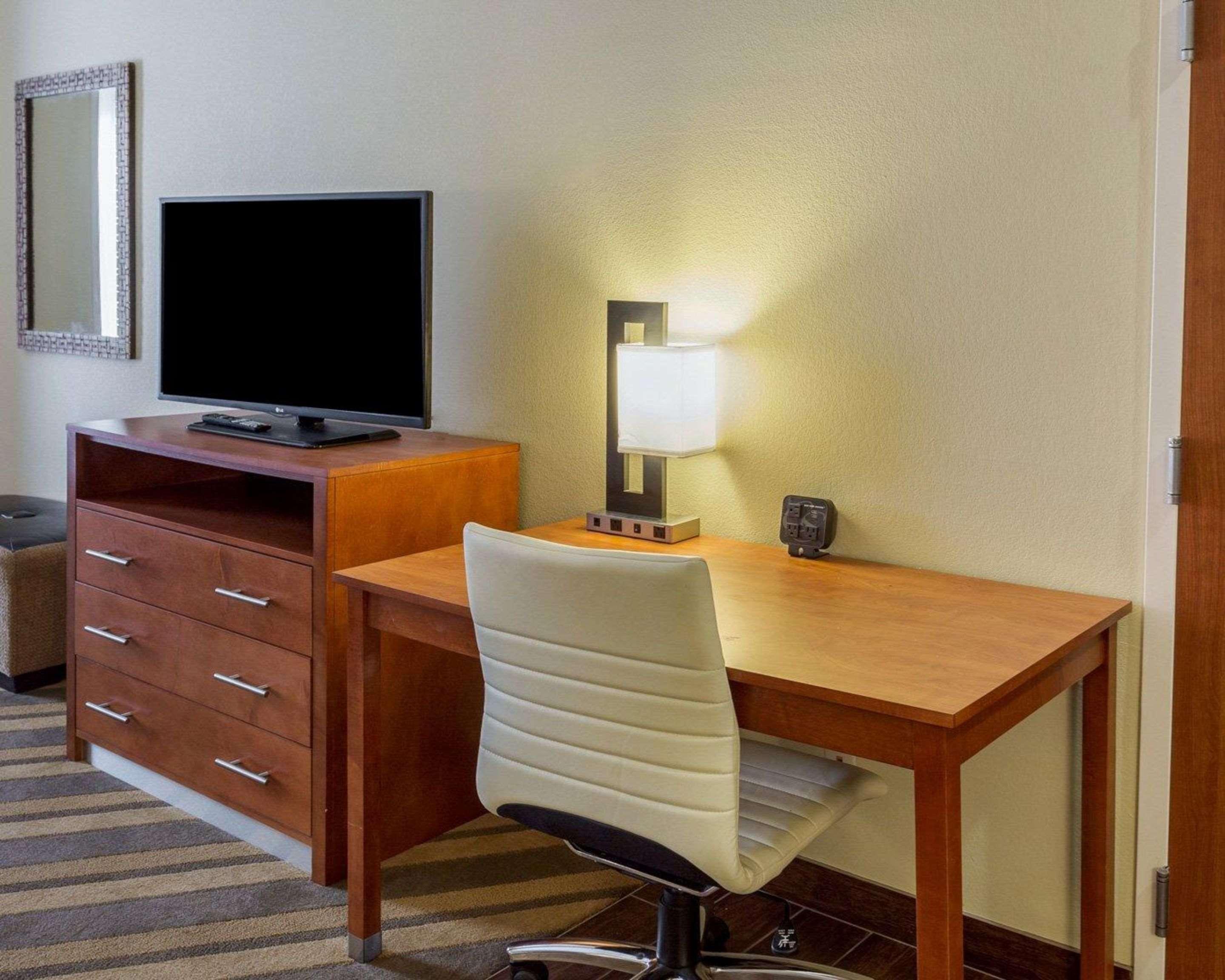 Comfort Suites Near Tanger Outlet Mall Gonzales Exteriér fotografie