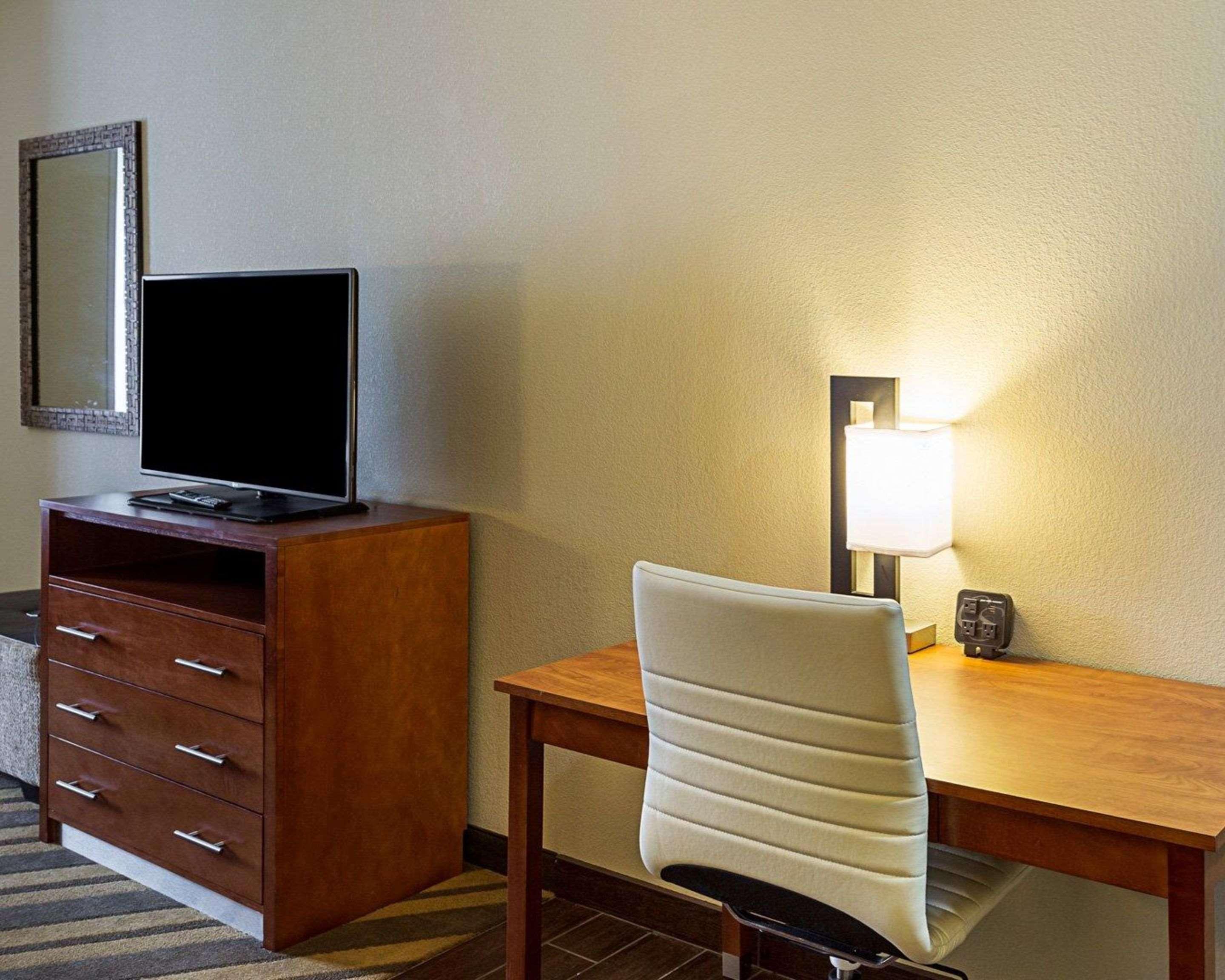 Comfort Suites Near Tanger Outlet Mall Gonzales Exteriér fotografie